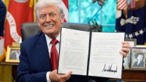 trump holding an executive order