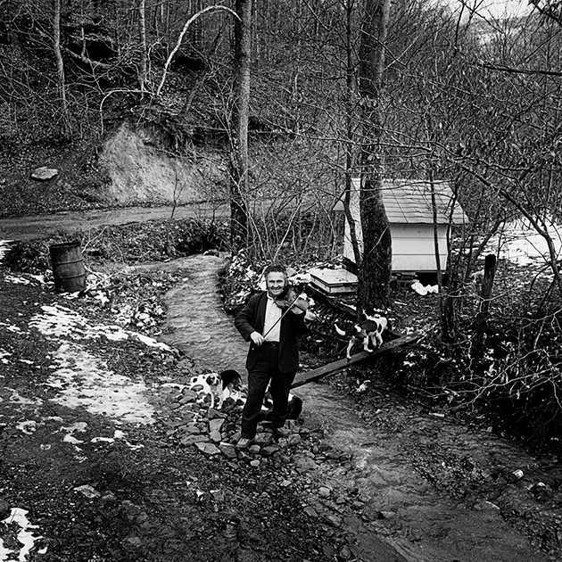 Curly Ray Cline at home, Rock House, Kentucky, 1974