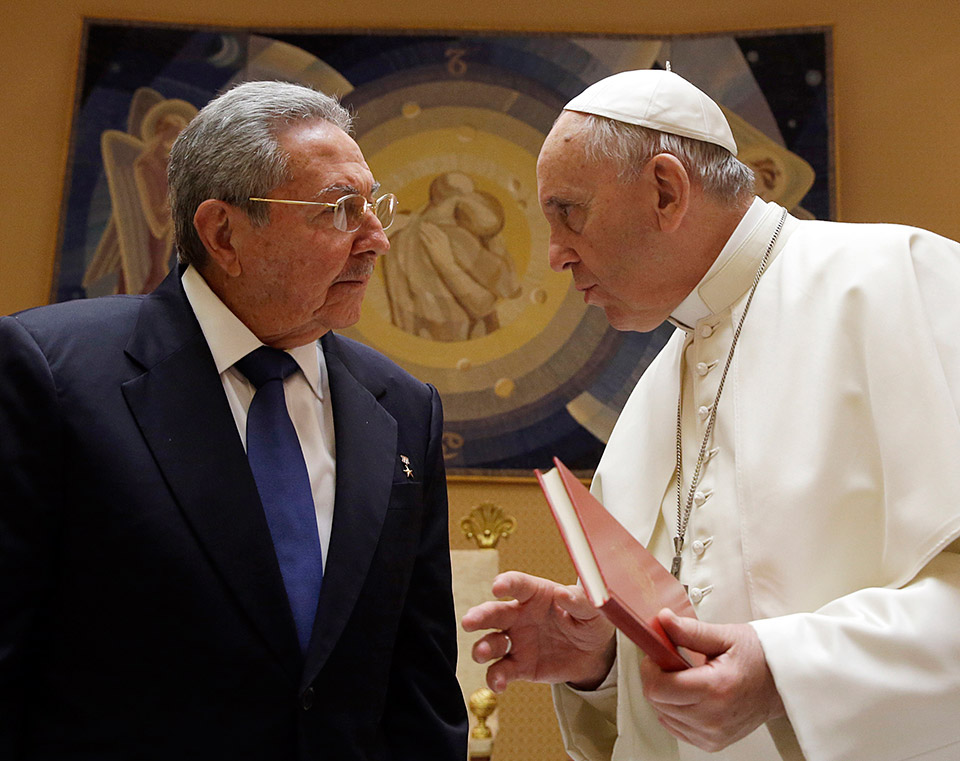 Raul Castro talks with Pope Francis